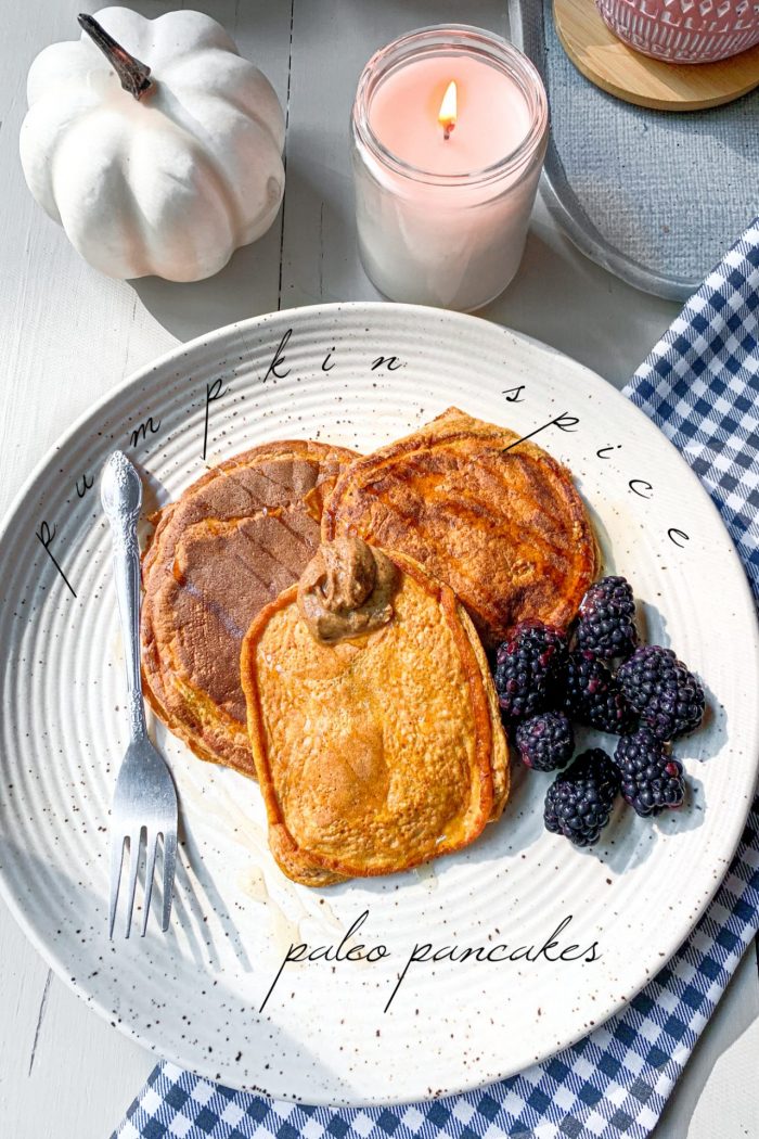 Pumpkin Spice Paleo Pancakes 🥞 🎃