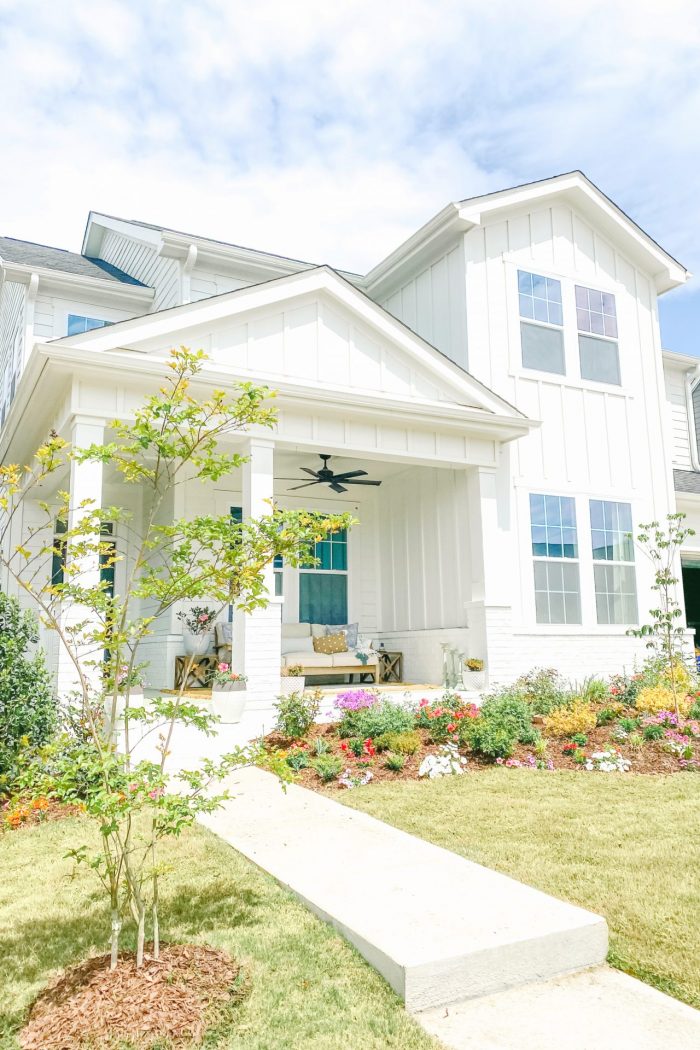 Front Porch Makeover | Painting my Porch Green Tea Leaves