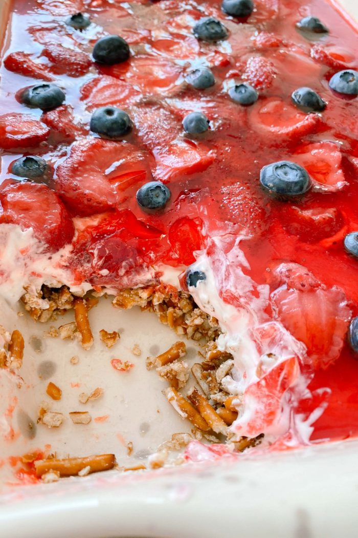 Strawberries n’ Cream Pretzel Salad Dessert Recipe